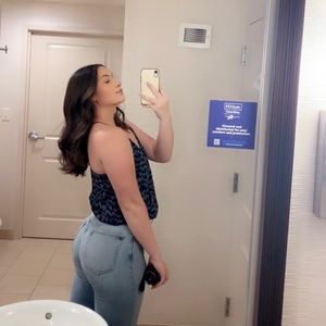 Meet your Posher, Tera